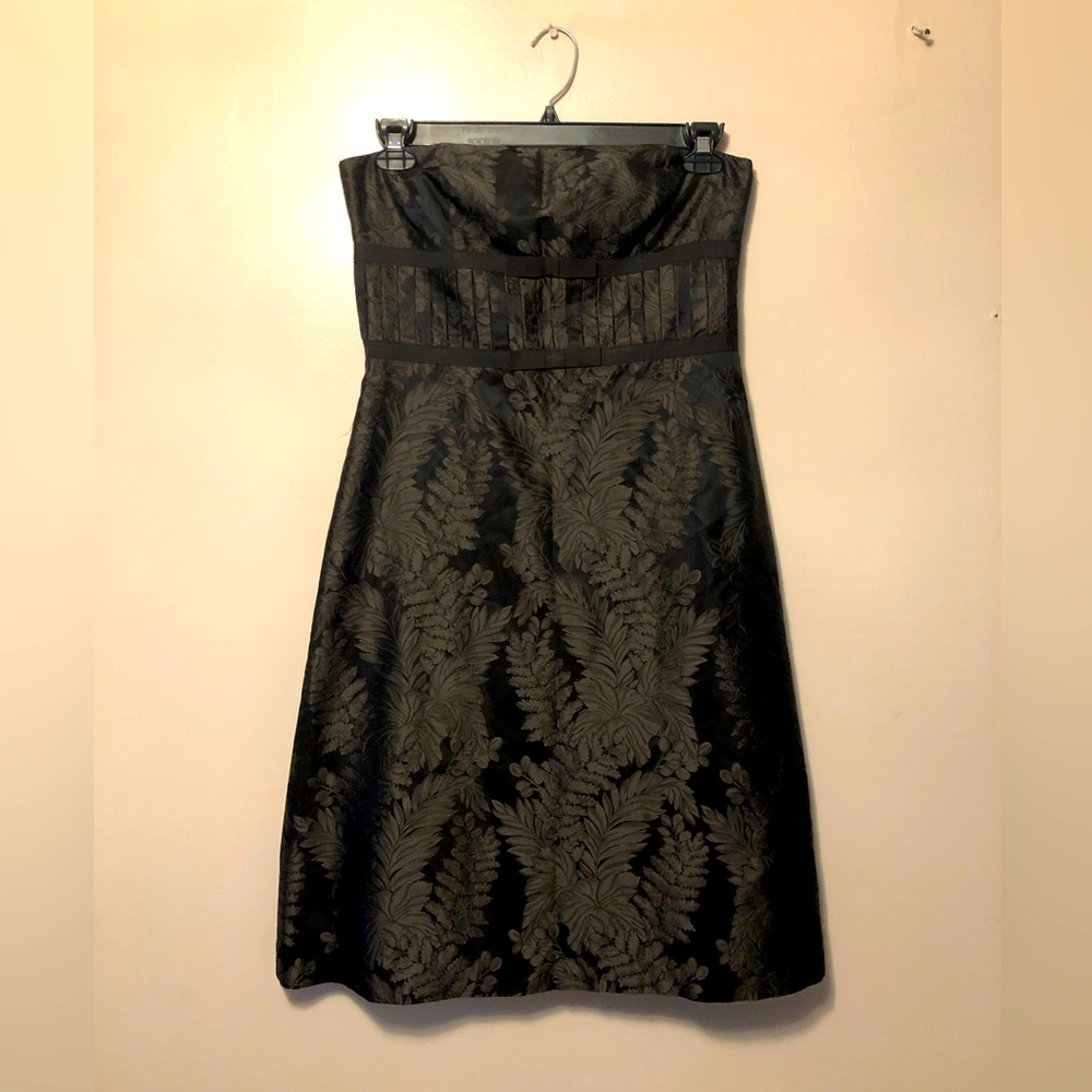Ann Taylor 100% Silk Dress size 10🪻Strapless Midi Party Cocktail Formal Leafs